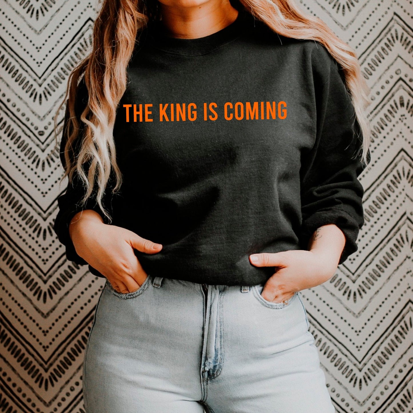 King is Coming T-Shirt - Christian Apparel - Jesus is King -  Faith Clothing - Christian T-Shirt - Fall Apareal