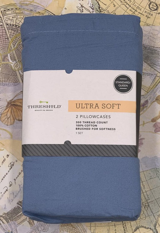 Threshold Ultra Soft Solid Blue Standard/Queen Pillowcase 300 Thread Count 1 Set